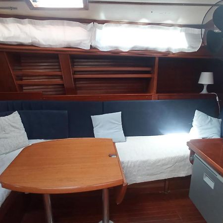 Best Barcelona Boat Experience Сан-Адріа-де-Бесос Екстер'єр фото